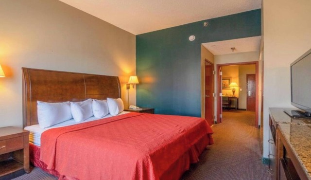 King Suite Near Arkansas State University - Stroll Craighead Forest Park