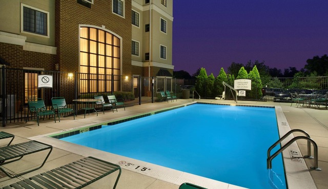 King Suite Near BWI Airport. Free Breakfast Buffet, Pool Access | Staybridge