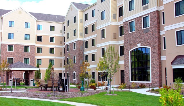 King Suite Near Syracuse University | Free Breakfast + Fitness Center