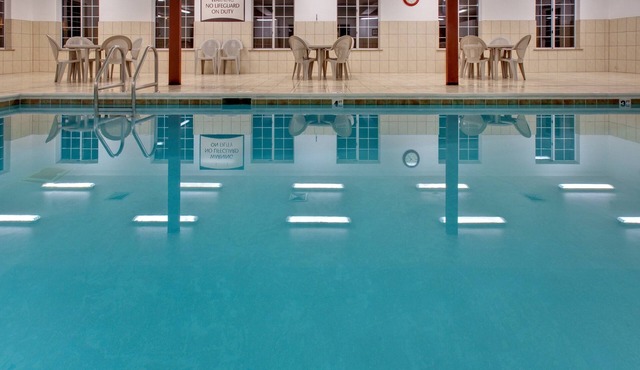 King Suite. Pool. Free Breakfast. Great for Business Travelers!