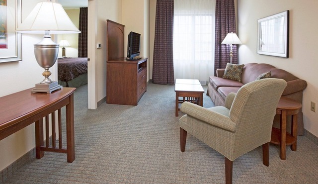 King Suite w/Full Kitchen in Oconomowoc