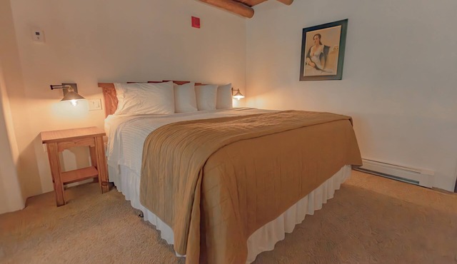 King suite w/gas fireplace - 13