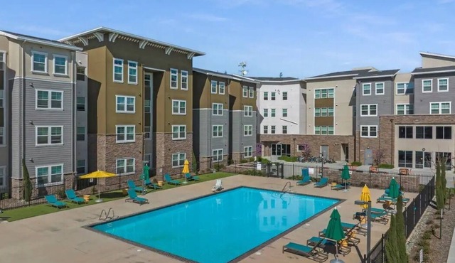 King Suites Pool+Gym+Yoga+Office