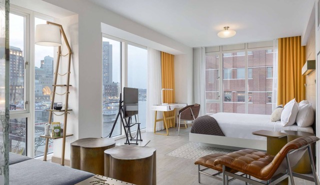 King w/Harbor View + On Site Dining & Rooftop Bar