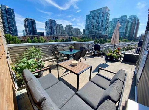 King West Private Rooftop Retreat