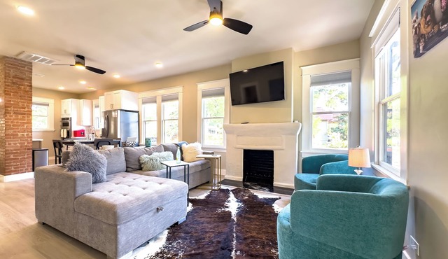 King William Charm 2-bedroom house in welcoming San Antonio with AC