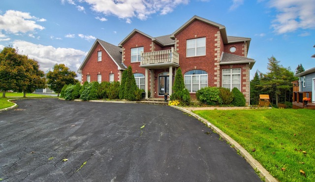 King William Manor | 3 Bed | 3.5 Bath | Garage | BBQ