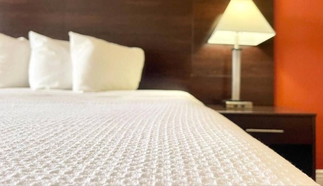 King With Kitchenette at FairBridge Inn & Suites Cuero, Free Parking!