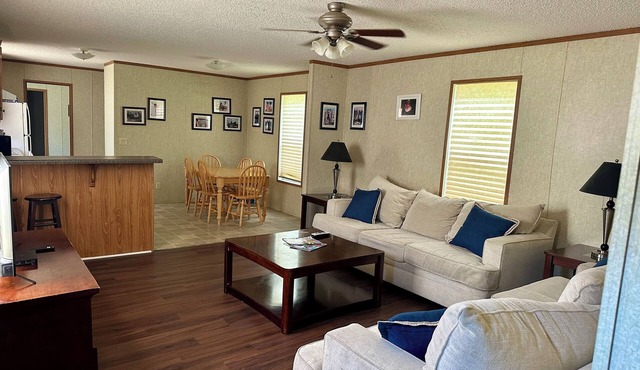KINGFISH LODGE - PRIVATE MAINTAINED 3 BEDROOM 2 BATHROOM PRIVATE RENTAL