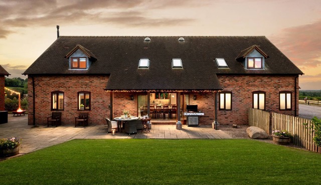 Kingfisher Cottage - sleeps 14 guests in 6 bedrooms