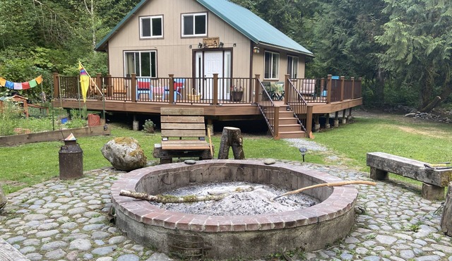 Kingfisher Kabin on the Raging River