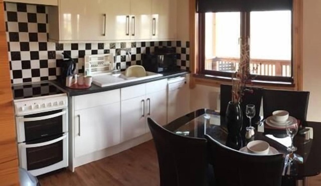 Kingfisher Lakeside Lodge