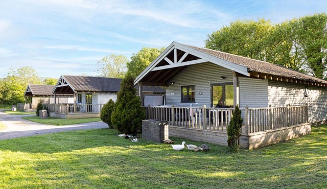 Kingfisher Lodge, Redlake Farm, Nr Glastonbury