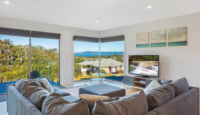 Kingfisher Retreat @ Eden Cove 5 bedroom home