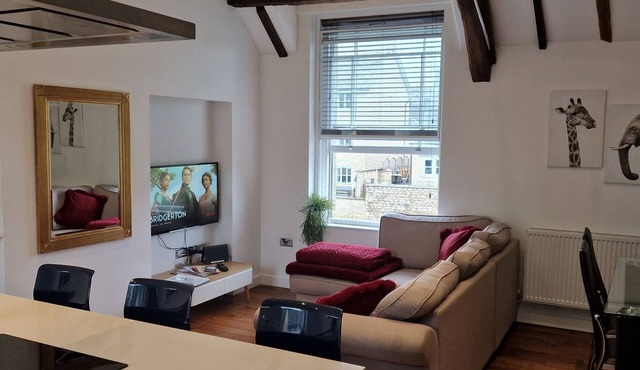 Kingfisher Suite - Two-bed private apartment