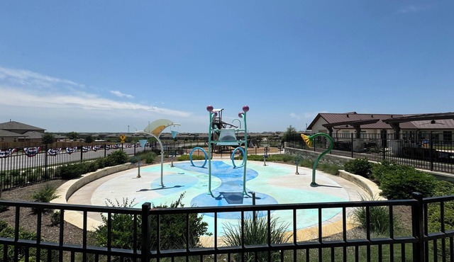 Kinglsey Oasis – The Perfect Family Getaway w/Resort Amenities, Pet Friendly!