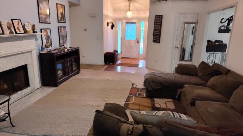 Kings Bay Private Room Shared Bathroom B