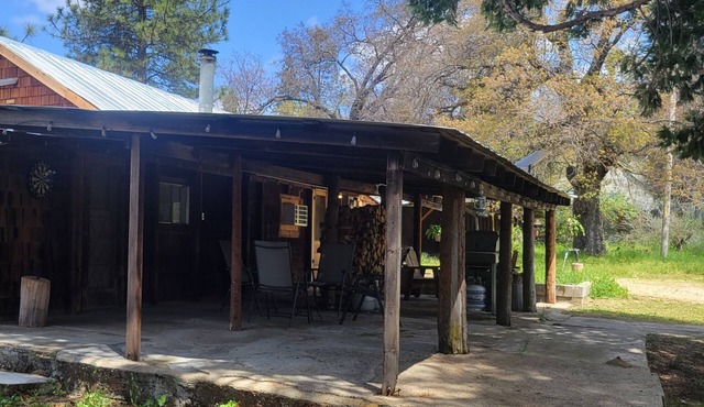 Kings Canyon Rustic Cabin