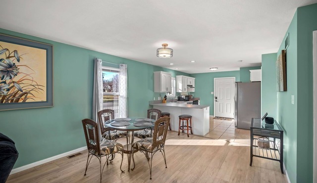 Kings Cottage 4 bed/3 full bath central Topeka