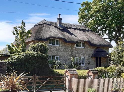 Kings Cottage - Heart of the Deverills - EV Point