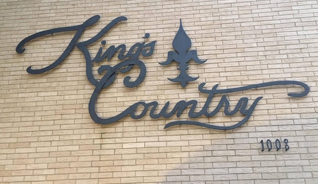 Kings Country Condo in the heart of Lafayette