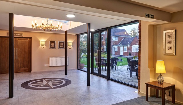 Kings Court Hotel, BW Signature Collection