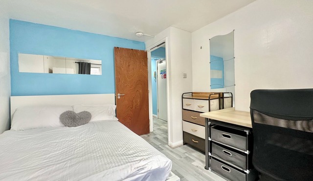 Kings Cross Apartments (Flat B)