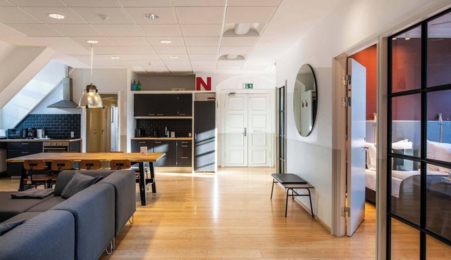 Kings Garden 2 by Daniel & Jacob's