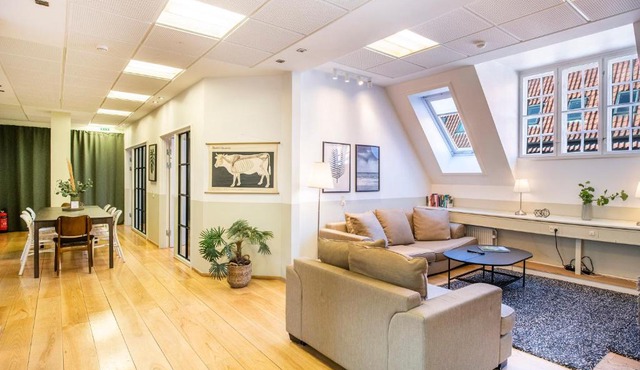 Kings Garden Penthouse - 4BR & 2Bath - by Daniel&Jacob's