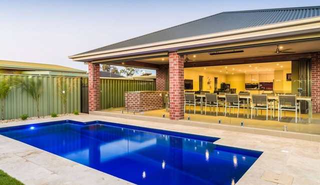 Kings House - SOLAR POOL! *FREE night June-Aug for Fri/Sat booking! Enquire!