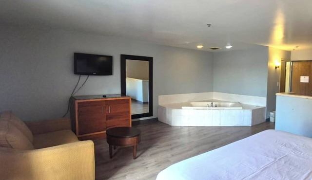 Kings Inn By OYO Calumet Park I-57