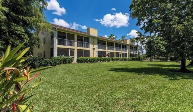 Kings Lake Condo close to beach