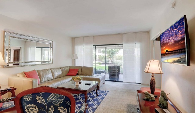 Kings Lake First Floor Corner Condo with 2 Lanais and Walk to the Community Pool