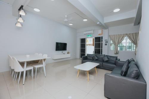 Kings Pine Residence Unit 16 Family Homestay Ranau