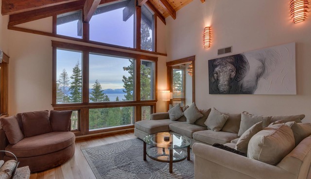 Kings Way STUNNING Lake View - 4 BR w/Hot Tub & Pool Table