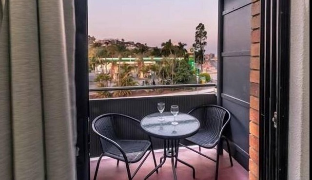 Kingsford Riverside Inn