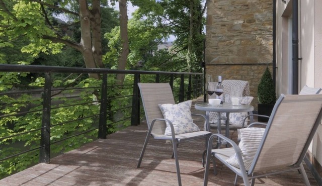 Kingsgate Bridge View