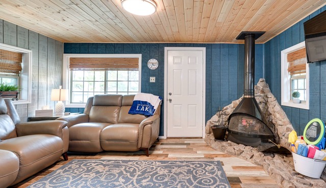 Kingston Cabin Rental: Walk to Lake Texoma Beaches