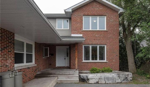 Kingston Comfort Suites - Unit 2