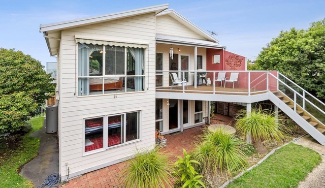 Kinloch Beach House 28