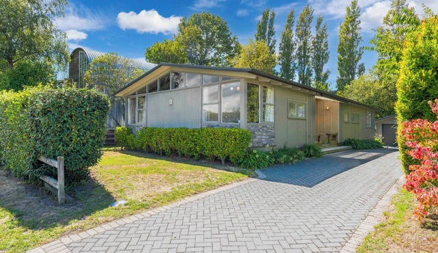 Kinloch Lake - Taupō Holiday House