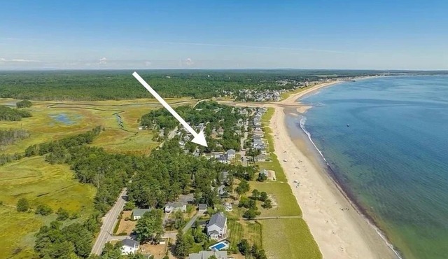 Kinney Shores Renovated Beach Cottage New Bathroom Steps to 7Mile Sandy Beach AC