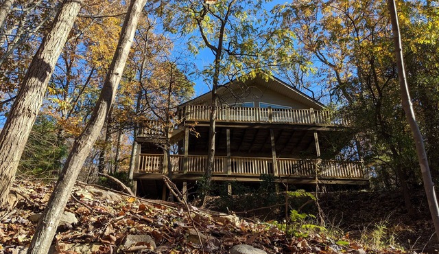 Kinstay Top-Rated Family Cabin: 2 Living Areas, Views & Game Room + EV Charger