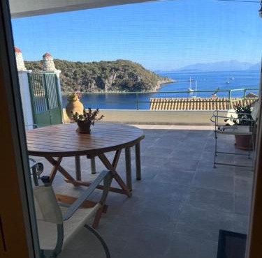 Kioni - Andriana's House