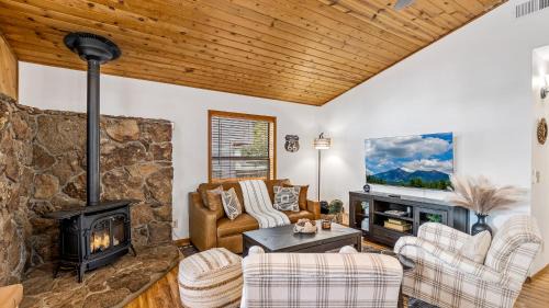 Kiowa Cabin Hideaway 6-Guest Mins to DwtnTrails