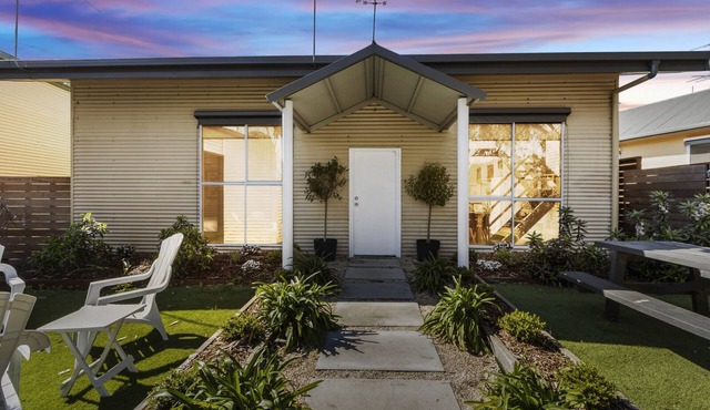 Kirkdale Cottage with spa and sauna