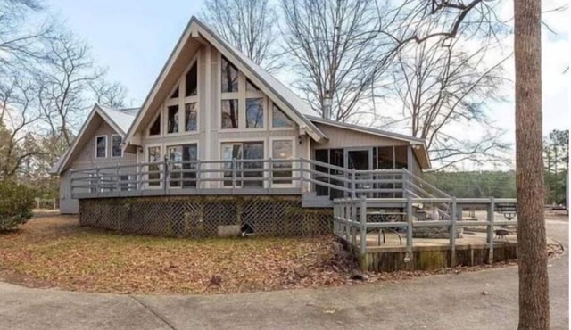 Kirkseys Bend Lakeside Retreat with boat launch