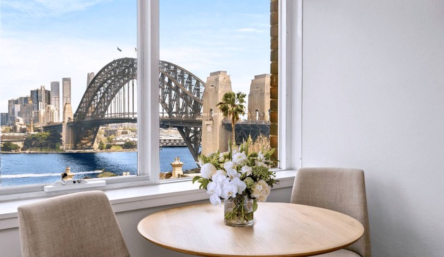 Kirribilli - KIR02 - Carabella - Bright 1BR with Iconic Harbour Views Balcony in Peaceful City Fringe Location