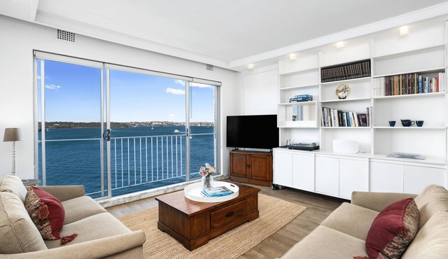 Kirribilli - KIRR5 - Plunkett Street - Harbour views and Kirribilli Wharf at your doorstep