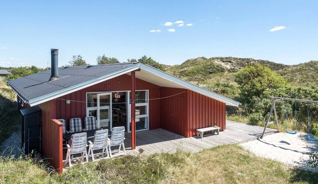 "Kirsten" - 800m from the sea by Interhome